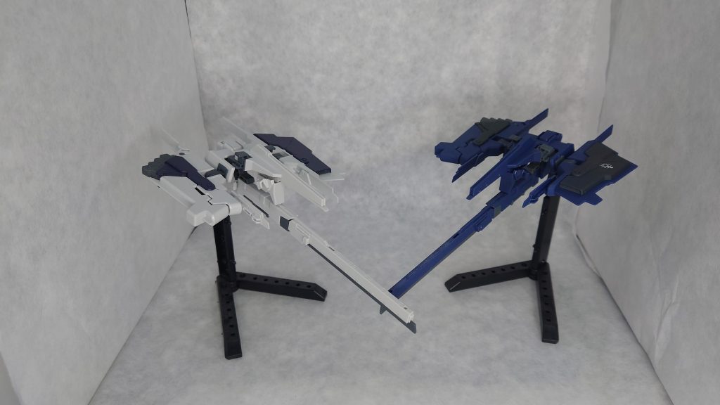 フルドド(左)フルドド実戦配備カラー(右)