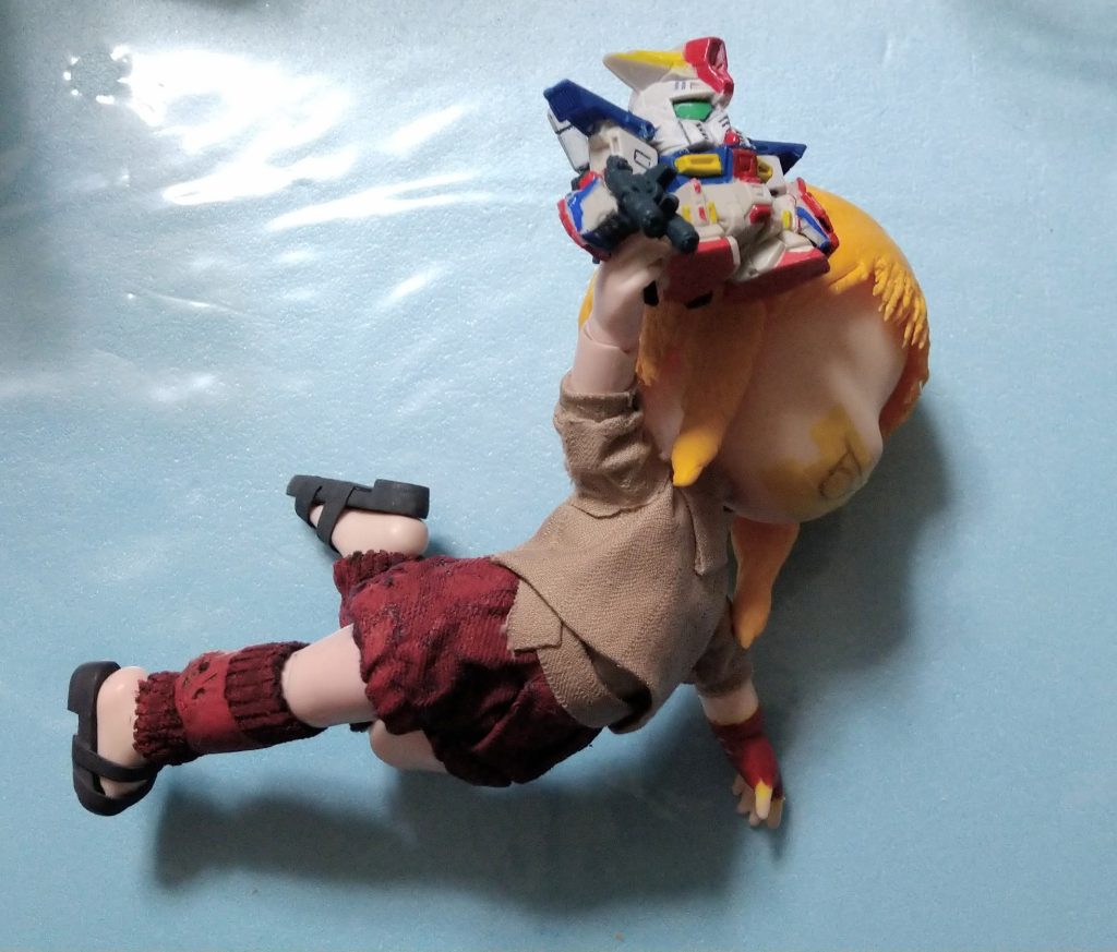 閲覧ありがとうございます。結局やってしまいました。ドール制作って2ヶ月とか隙間時間に愉しむやつなのにガンプラ作る勢いで３日で形に。。。型紙とか縫製ガン無視のあ　ドールヘアーもやってないかぁ。。。。。ブンドド！！　プルルルルルルー！ 第４話に続く