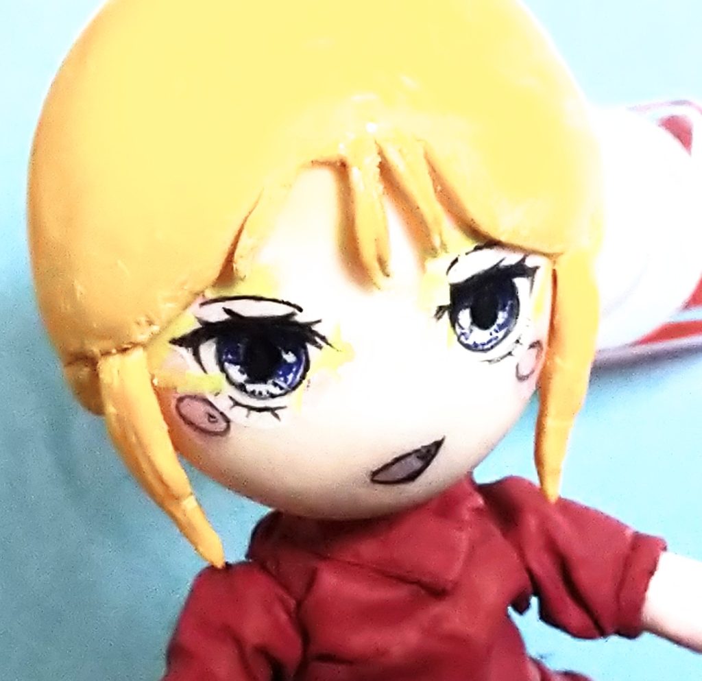 頭 を 輪切り に して 眼 を 入れて 。。。 それとも 描くかなぁ〜 （ 続く）