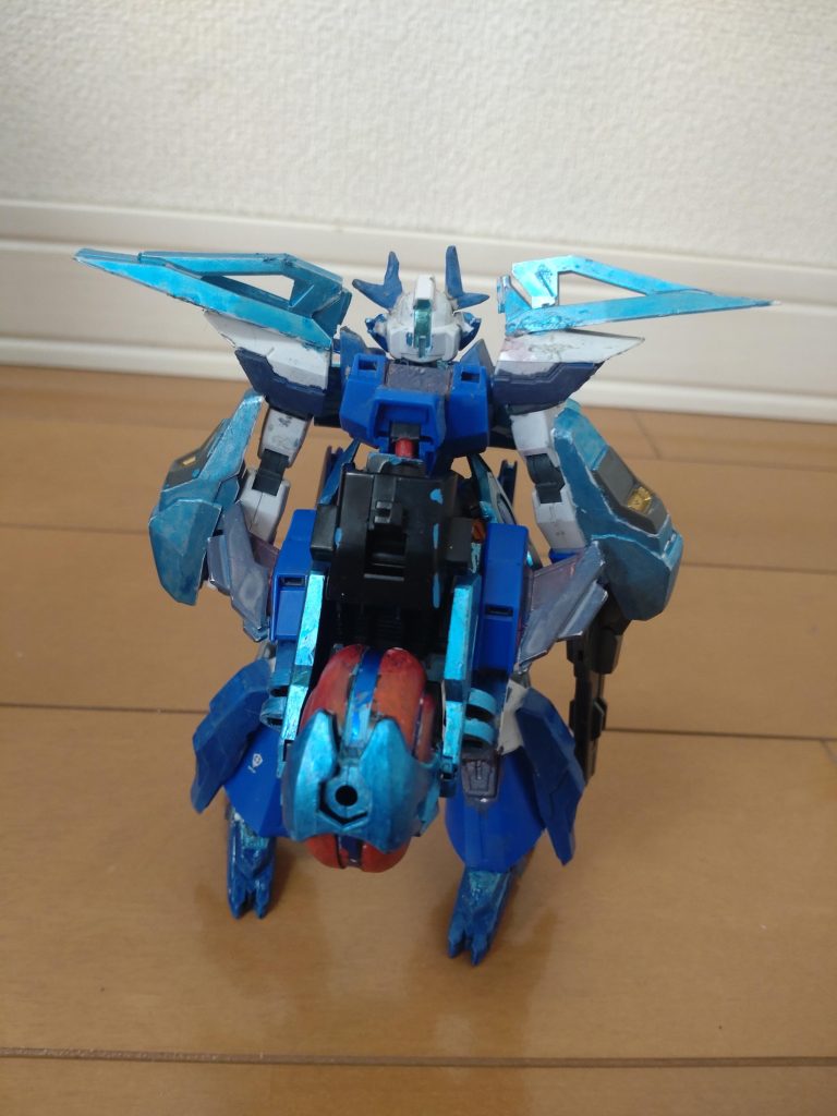 後ろはこんな感じ。結構バイクが重そうに見えますが、そこは軽量化してあるのでご安心を。