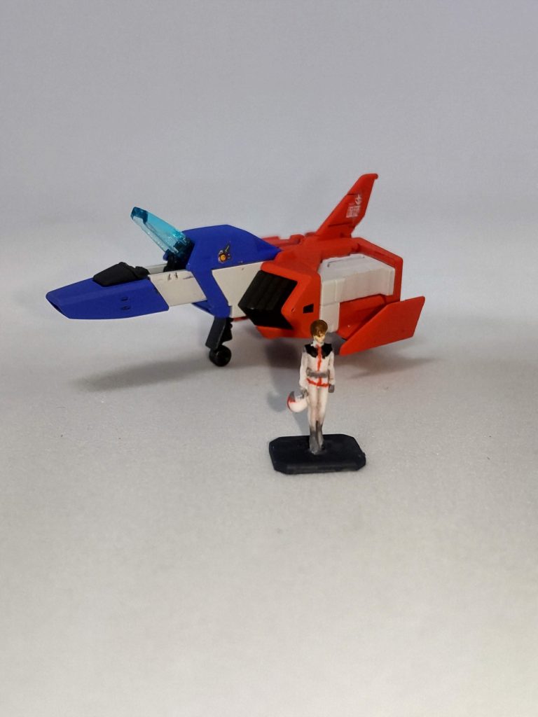 1/144コアファイターとアムロ・レイ。やっぱりRGのパイロットフィギュアも復活して欲しいですねぇ…。