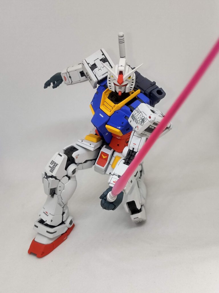 ポーズもバッチリ決まります。こんなにかっちりしてて、しっかり動くので満足感がすごいです…！