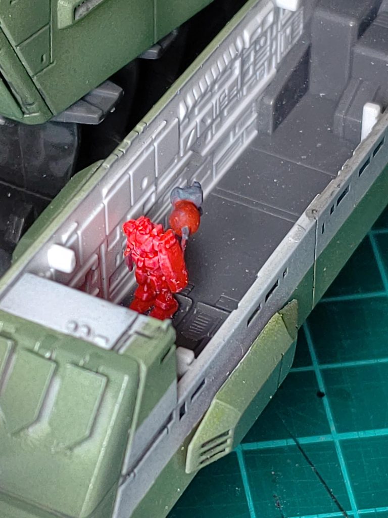 赤いMSとビットもいます