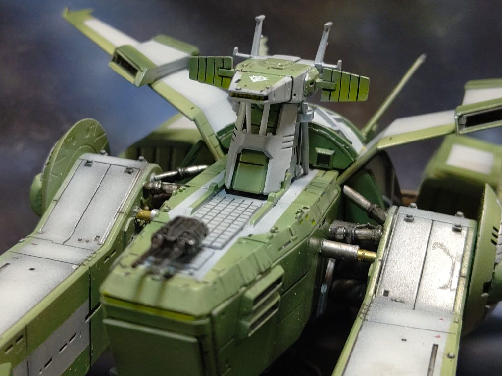 より正しい強襲揚陸艦の運用を考え、両椀のカタパルト付きのMSデッキ部は艦本体とは切り離し、ダンパーによる接続に変更。これにより突撃時の衝撃を吸収しその後のMSによる敵施設への突が迅速に遂行可能になりました。