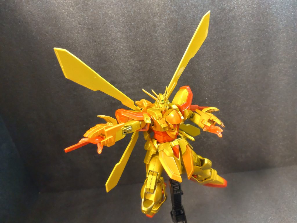 あと、就寝前にトップコート→起床時堪えきれず組む→はっきりと指紋跡が付き絶望\(^o^)/というある意味我慢の大切さが身に沁みた作品でした(汗)でも、マジでガンプラ製作に我慢て大事ですよね!?