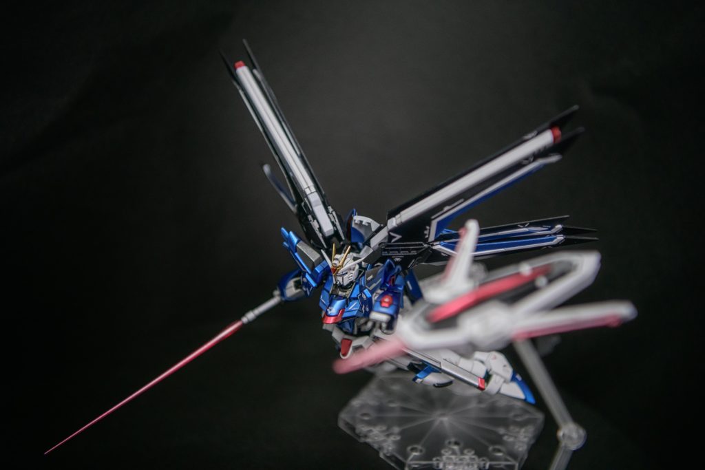 最初見た時はあの盾なんだろうって思ってましたが、その性能を知るにつれCE恐ろしやになりました・・！視界の外から高速で突っ込んできてライフリと盾どちらかに気を取られると詰みってなんですかコレｗｗ