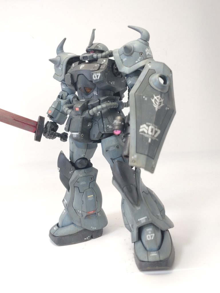 プロポーション無改造、当時は今よりさらに技術も器材も無かったのでスジ彫りとメタルパーツ、モノアイ交換ぐらいしかしていません