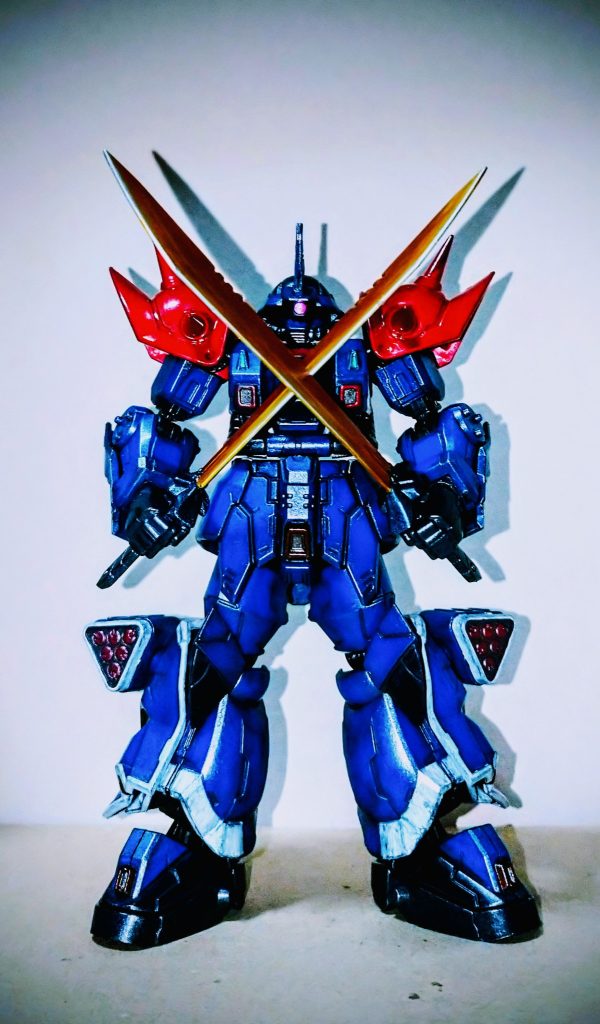 完全に悪役のそれです。ニムバス君ならやりそうです。「ジオンの騎士たる者、ただ立っているだけでもなんかこう威厳ちゅ~か、なんかそれっぽいもんを出さんとな~。知らんけど(´・ω・`)?」