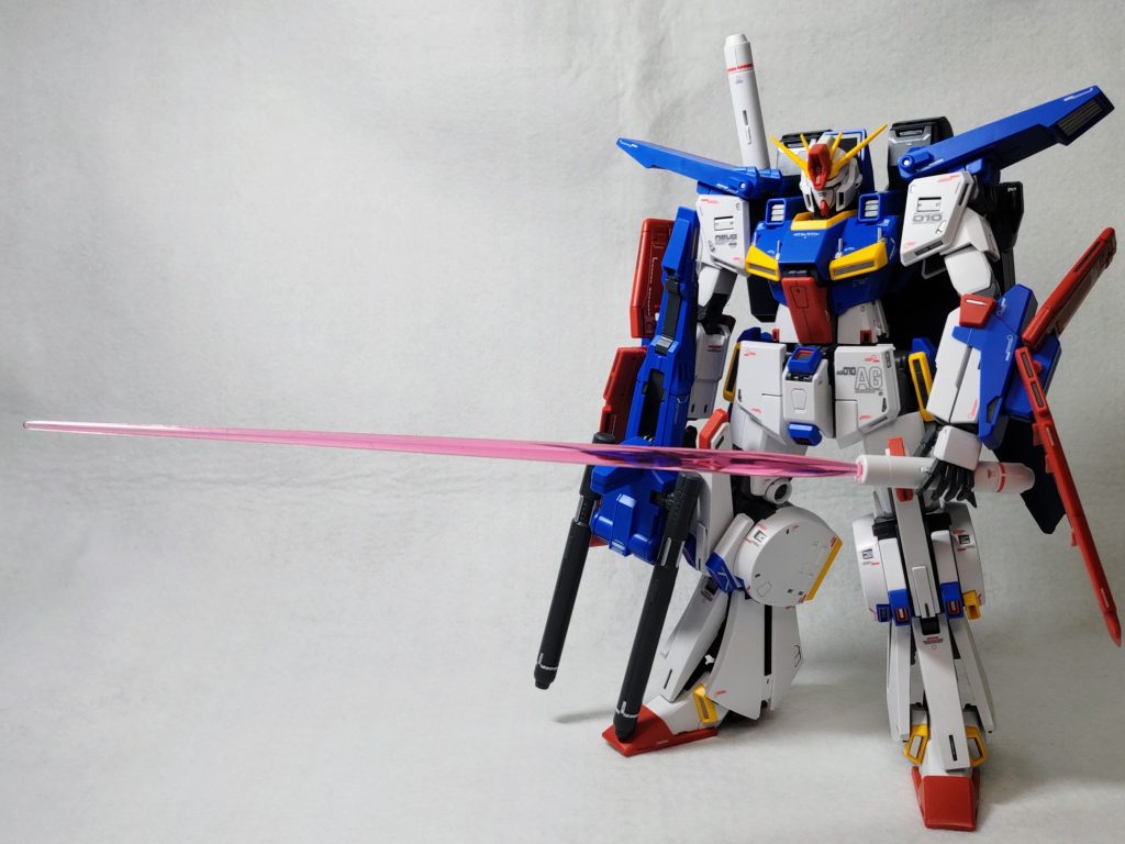 長すぎるハイパービームサーベル！こちらもしっかり保持できます。