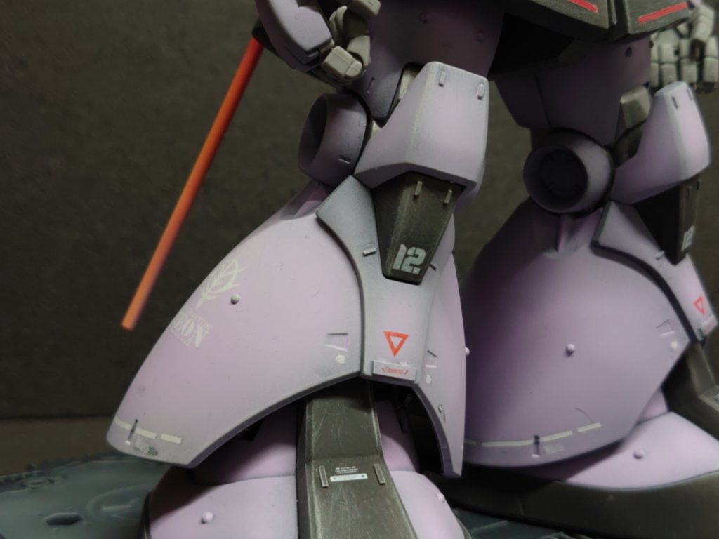 主にプラ板で小細工しました。