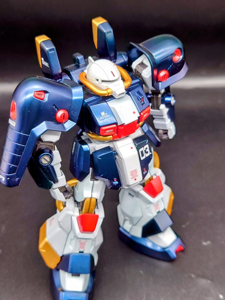 今回は塗料も高級塗料ばかり使用ガイアノーツのプレミアムブルーブラックホワイトはクールホワイトの上からムーンストーンパール塗装ゴールドは、スターブライトゴールドを使用パールプレミアムレッドなどなど