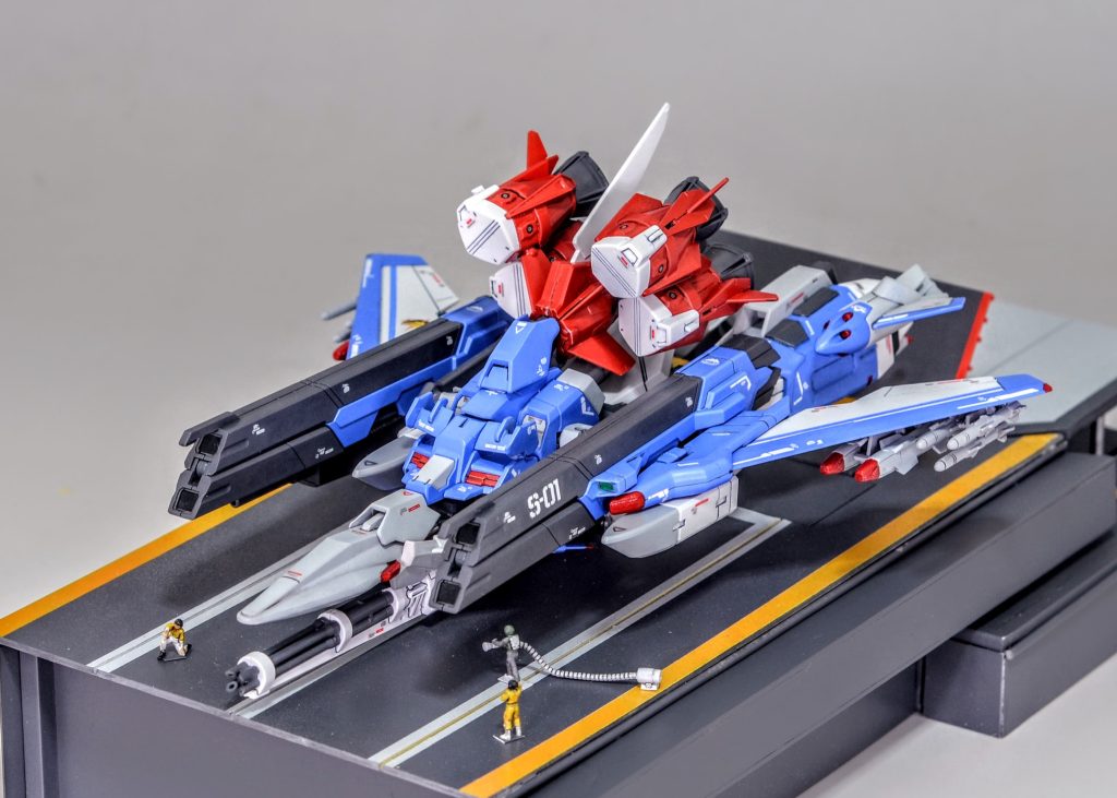 ムラサメ改弐＋のMA形態ですオーブ軍攻撃空母「ワダツミ」カタパルトから発艦直前の状態です