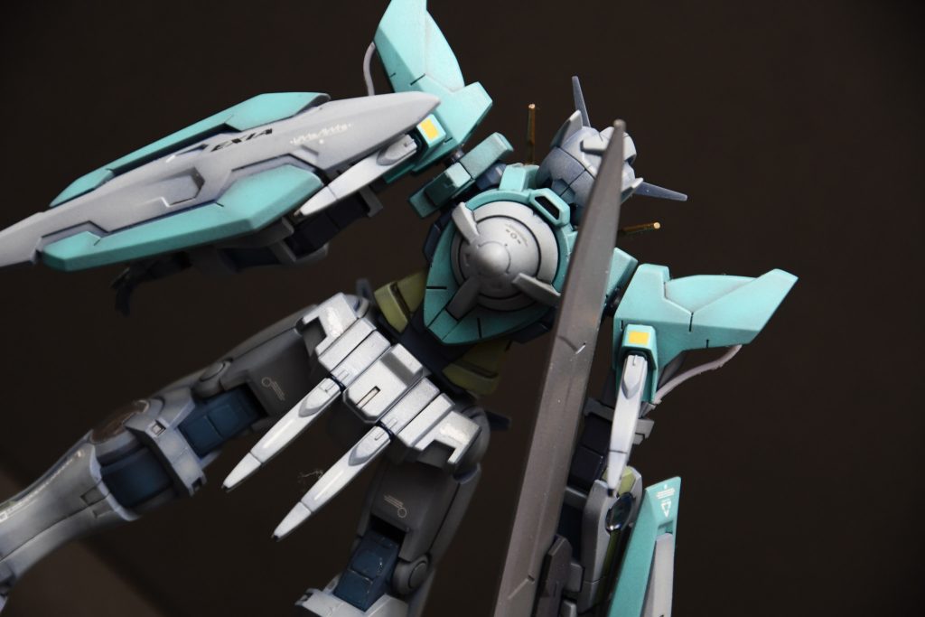 後ろ。上半身中心に。