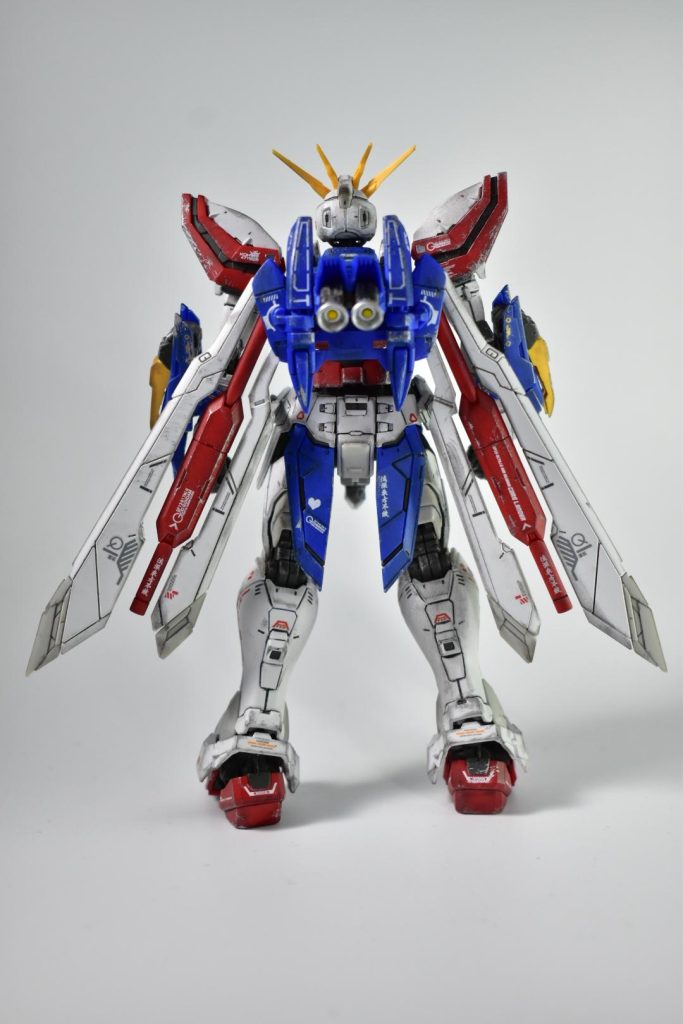 後ろレインを助け出した後というイメージで所々「❤︎」と「愛」のデカールを貼りました