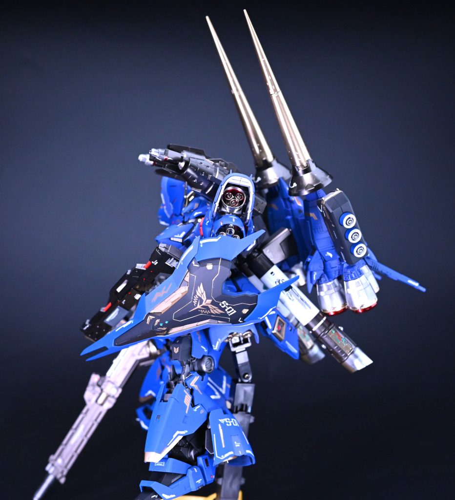 レイフォースユニットのバーニアは内部にバーニアを追加して二重構造にし、プロペラントタンクもベクタードスラスターのパーツを使い延長、ディテールアップしています