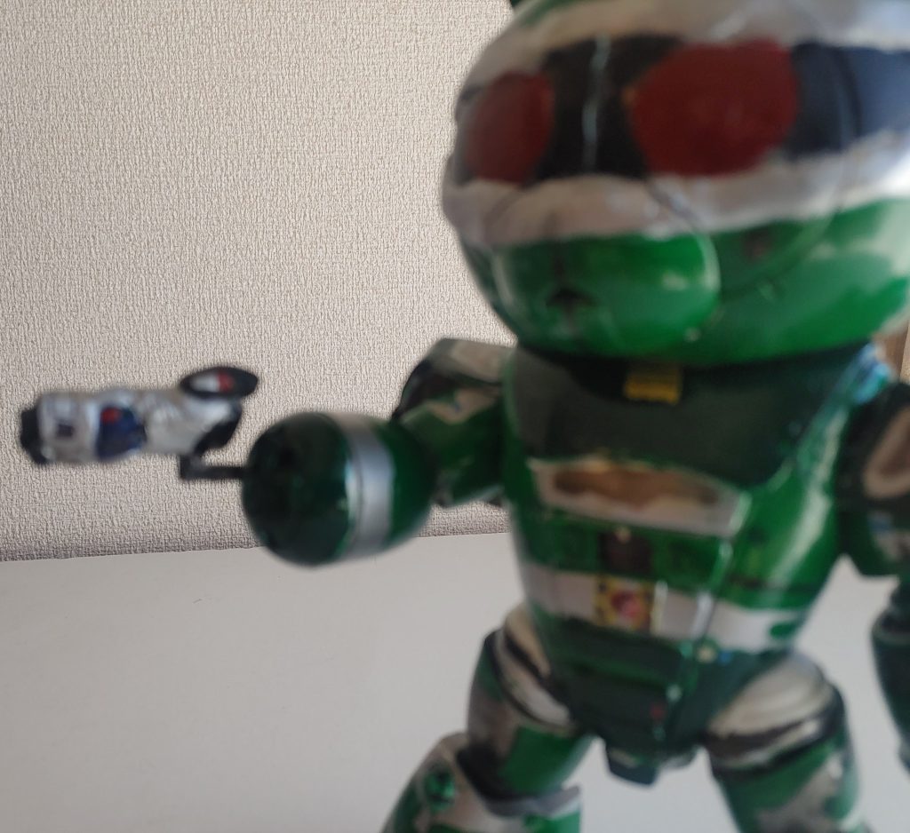 武器。インプットマグナム。 いつも通りに、エポキシパテ+ランナー