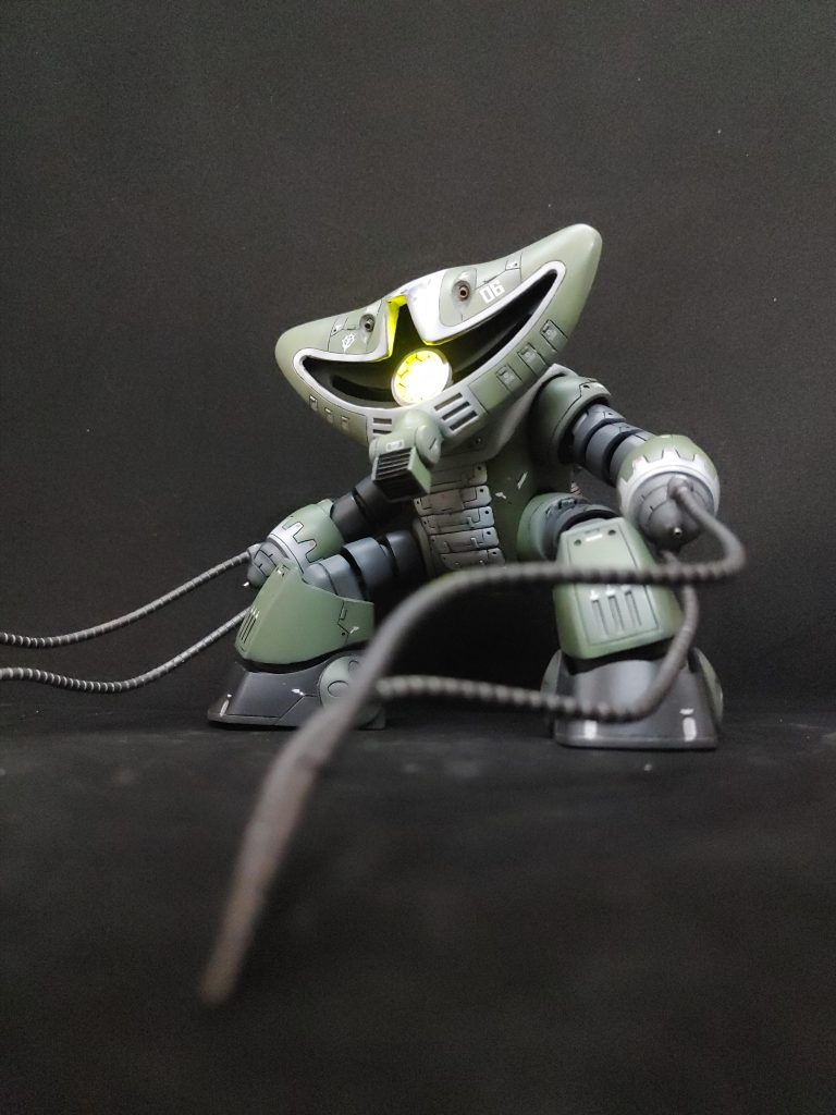 ナナコイチ(笑)と言っても、旧キットアッグガイ、HGアッガイ、HGズゴック、HGグフ×４(ヒートロッドのみ)。アッグガイを手に入れた時、ヒートロッド短っ！と思いグフのヒートロッドつけたらカッコいいのでは？と思ったのが発端でグフのヒートロッド集めをはじめました。ジャンクパーツやらパーツ取りやらいろいろ手を尽くしてなんとか4本手に入れられたので作成開始！(笑)おかげで前回投稿のグフを含めグフが3体に😅