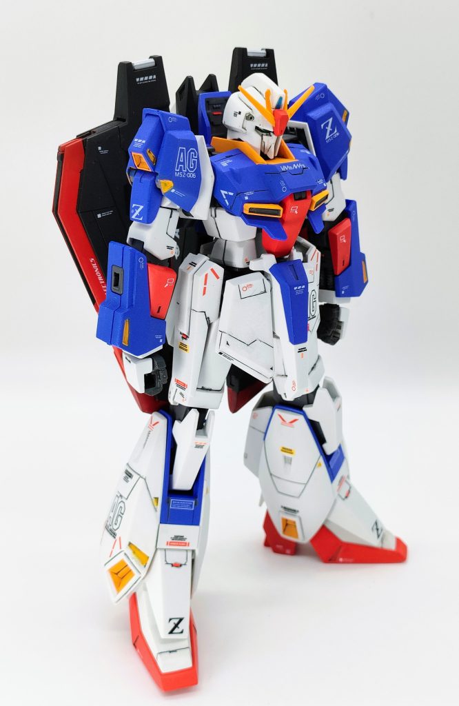 昨年、Ver.Kaのゼータも作ったのですが、プロポーションは個人的にはHGUC版のほうがが好みです。特に胸周り。