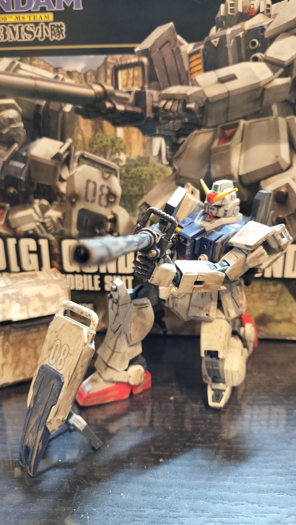 周りからの評判は良くないですが😅腰の黄色のマーク、ガンダムマーカーで塗りましたが、難しかったー