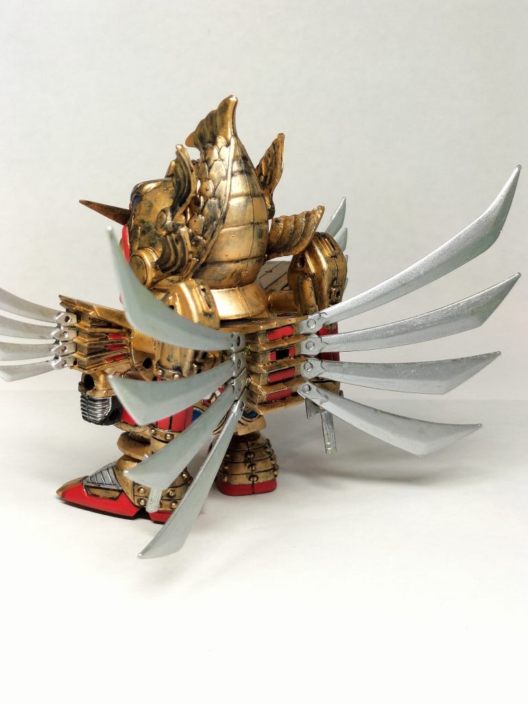 なので筆むらをいっそ気にせず、成型色の黒を少し残してエナメル黒でウォッシング。古い仏具みたいな雰囲気になったんで気に入ってます(gundam-kao3)