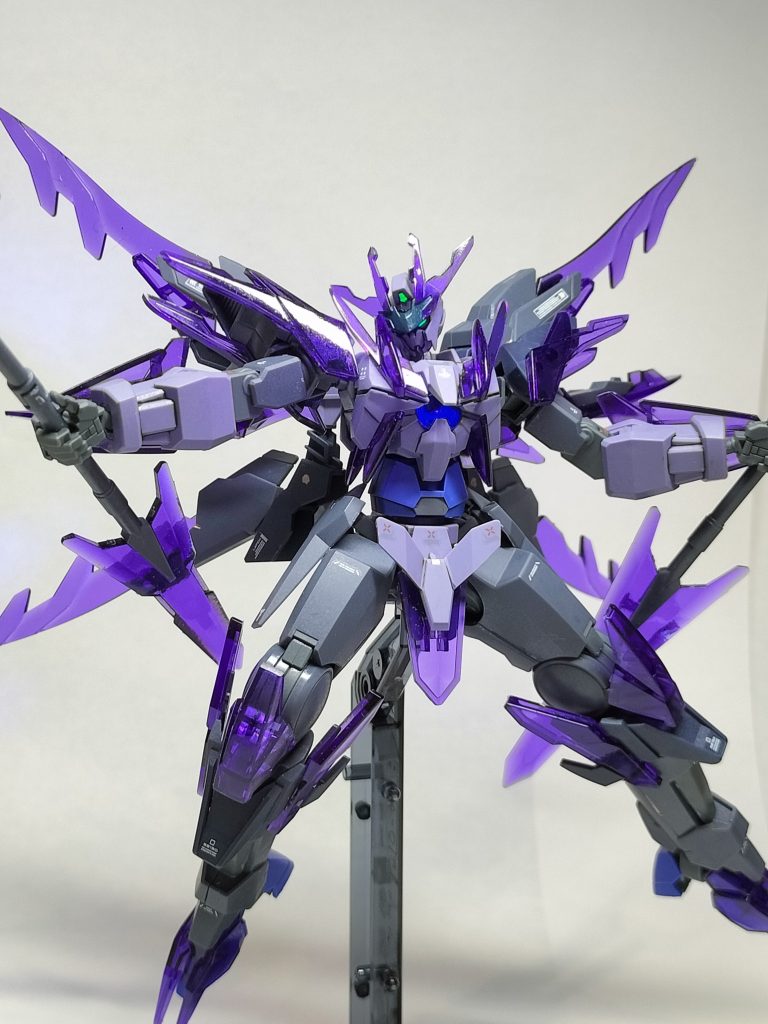 ポージングも様になるぅ(gundam-kao3)