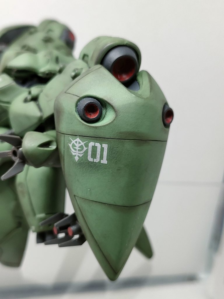 相変わらず直線的なスジ彫りしか出来ませんが、終わってみたら意外と満足(zaku-kao4)