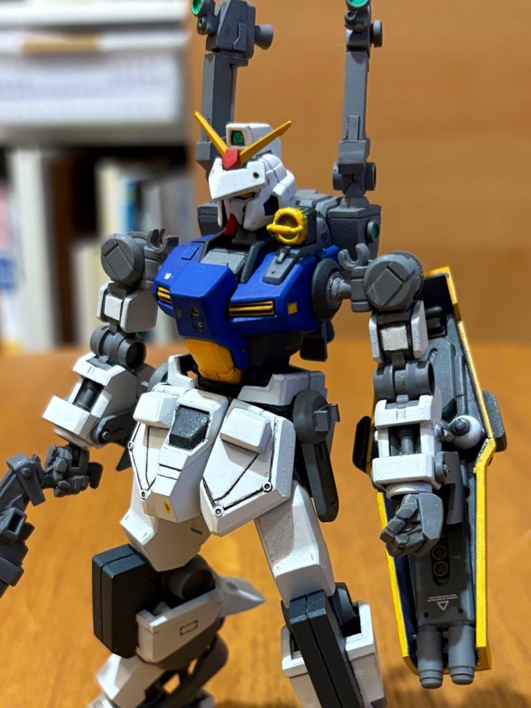 肩はグレイズ系を使っているので外せます。