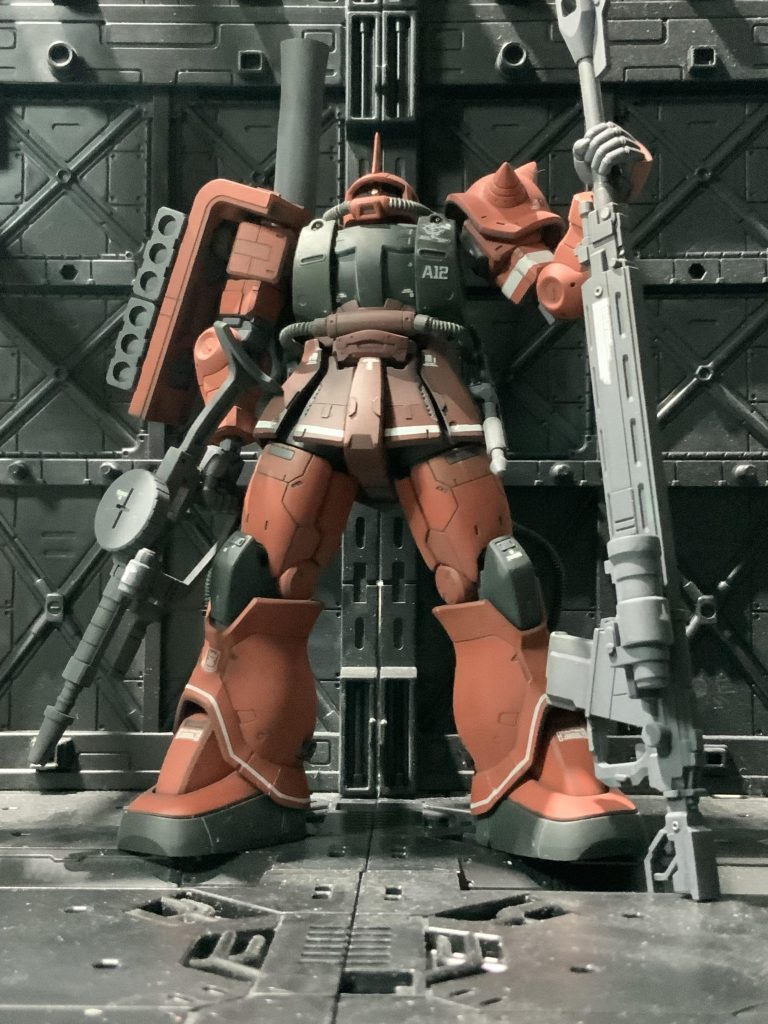 手を入れた部位としては、動力パイプディティールの追加ツノとスパイクの削りモノアイの変更全塗装くらいですー😅