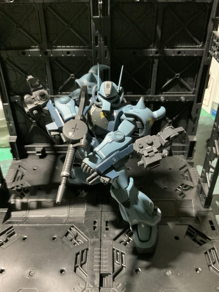 特殊兵装のヒートロッドは無いです。ヒートロッド分のエネルギーは特殊装備に使用です😃なので、心許ないですが、ザクマシンガンを装備。でも、でも、