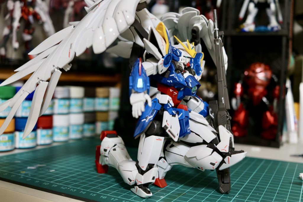 このポージングがすごい、つま先まで稼働するのは素晴らしいキットと言えるポイントです😎