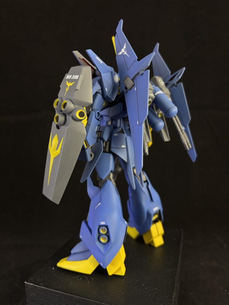 脚のスラスターにはメタルパイプを埋め込んでみた