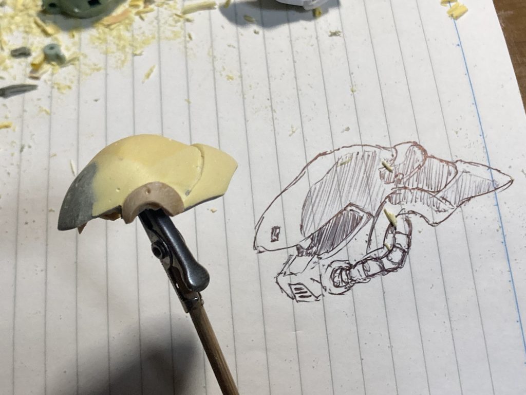 完成イメージを描いて、パテで形状を修正しながら製作。