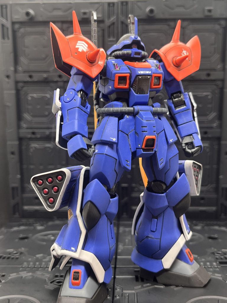 イフリート改は、結構好きなMSです。今もスジボリは上手く出来ず修正の繰り返しの修業中の身ですが、いつか再チャレンジしたいと思っています。最後までご覧頂きありがとうございました。