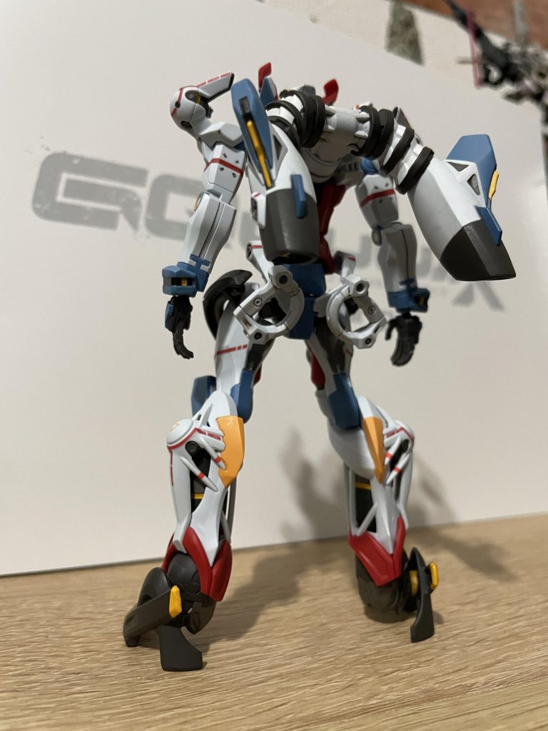 バックパックのジャバラ(?)も気合いで継ぎ目消し→部分塗装しました。ここは接写厳禁クオリティ。