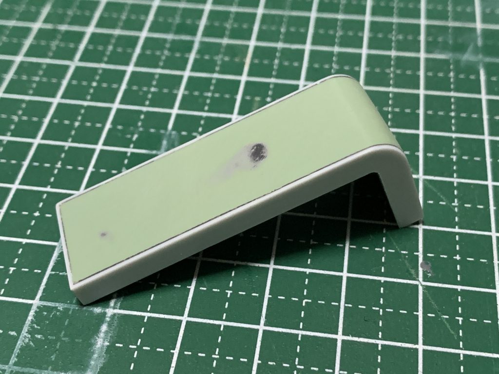 シールドは他のキットを流用し、幅増し加工