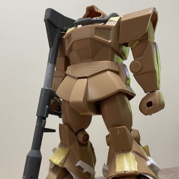 旧キットのMSVシリーズより、1/144局地戦闘用トロピカルドムを作ります。あまり外観をいじりすぎないように気をつけていきます。モノアイカバーくりぬきすねフレアは幅増しせず、外側にダクトをプラ板で追加工作、フレア下端も延長してあとでエポパテを盛りますバズは肩にかつげるように15mmパイプ延長股関節向きを調整して再接着足首はポリキャップ化足の甲は切り離して再接着あとはハンドパーツを改修予定です（1枚目）