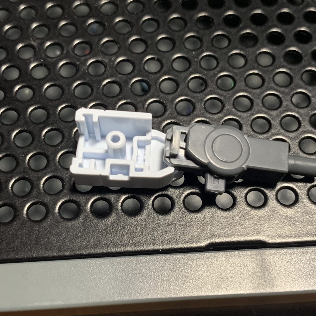 関節部分のあとハメ加工はこんな感じに。