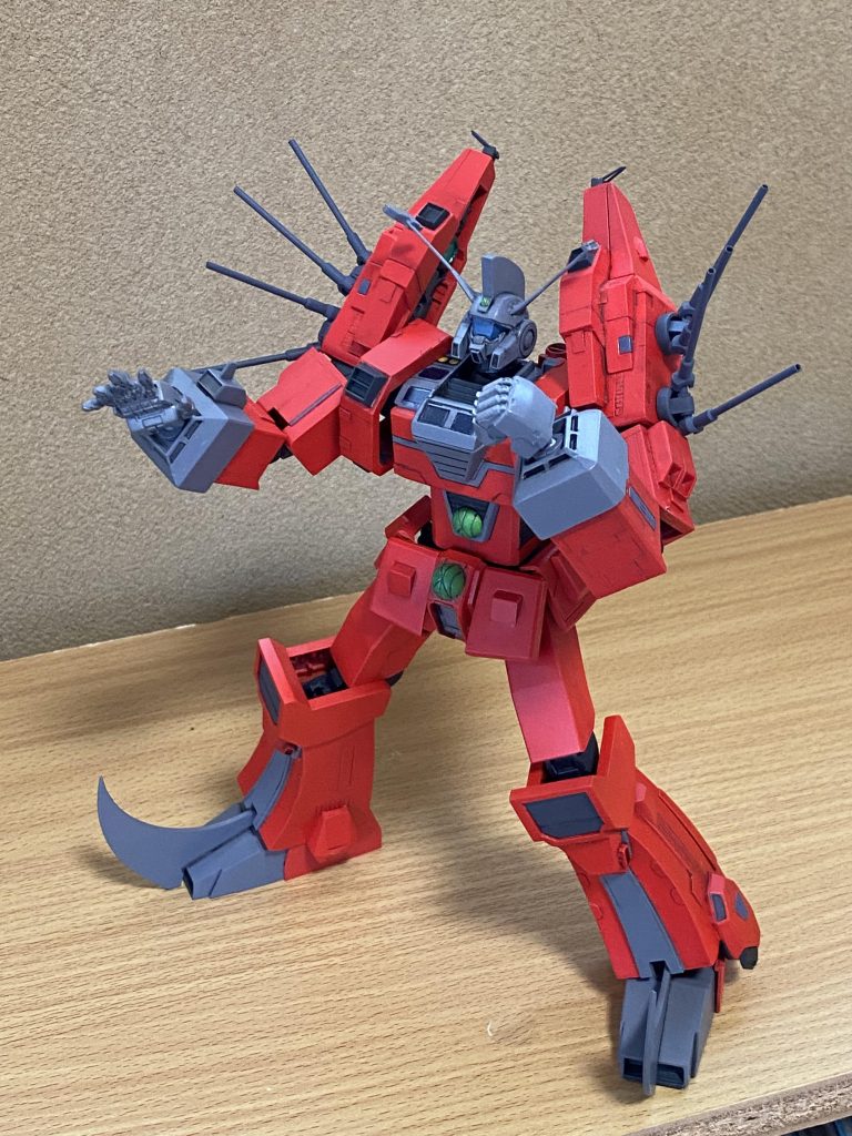 中身がグレイズなのでぼちぼち動きますが重い上にスタンドを想定していなかったのでダサいポーズしか取れません…