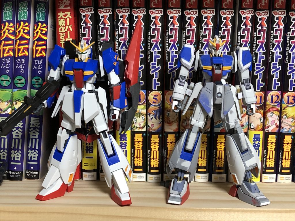 塗装前のゼータとの比較。腕と足先、フンドシ部にMK-Ⅱ使っています。設定がカラバの試作機の流用なので主に重力下での運用を想定していると考えて下半身を太くしています。