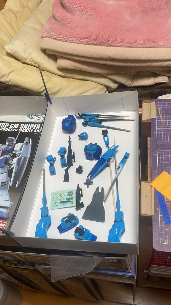 2️⃣塗装中&シール貼り