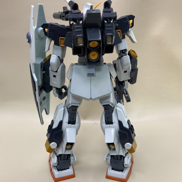 ガンダム6号機と7号機は、HGでは販売されていますが、MGは既に手に入らないガレージキットしかないので、自作しようと思い、ここまで来ました。ベースはストームブリンガーにしてみました。設定図とは大分異なりますが、最後まで仕上げていこうと思います♪（3枚目）