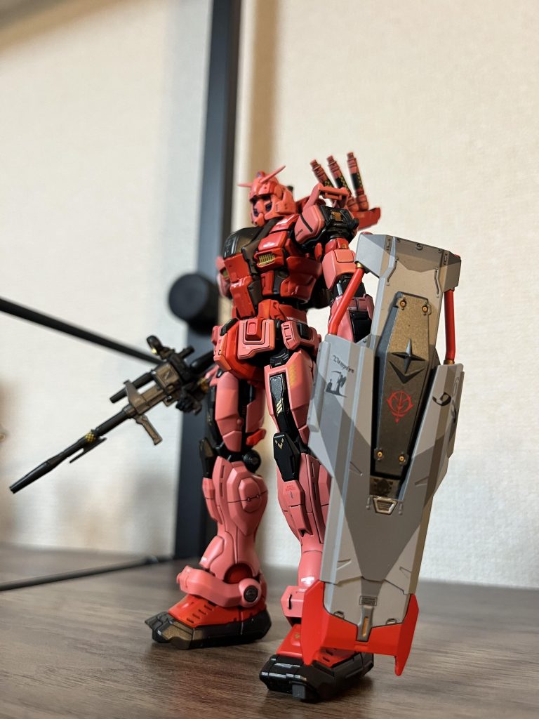 盾の表と裏の塗り分けが大変でした。