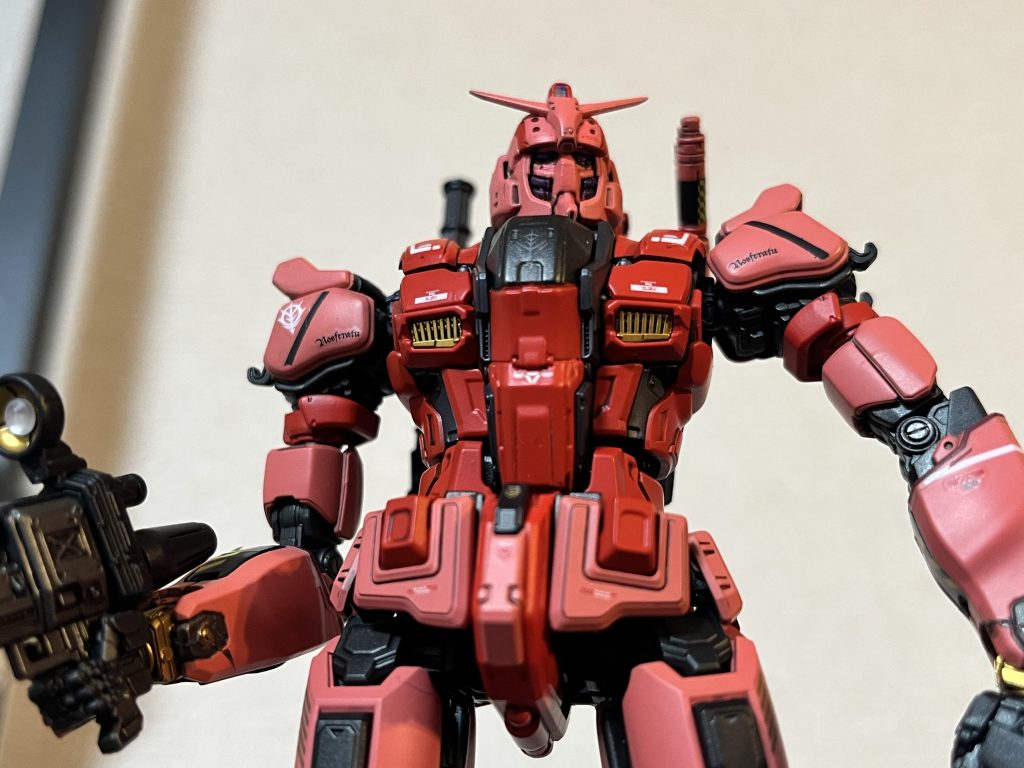 目を蛍光カラーで塗って光らせればよかったです。