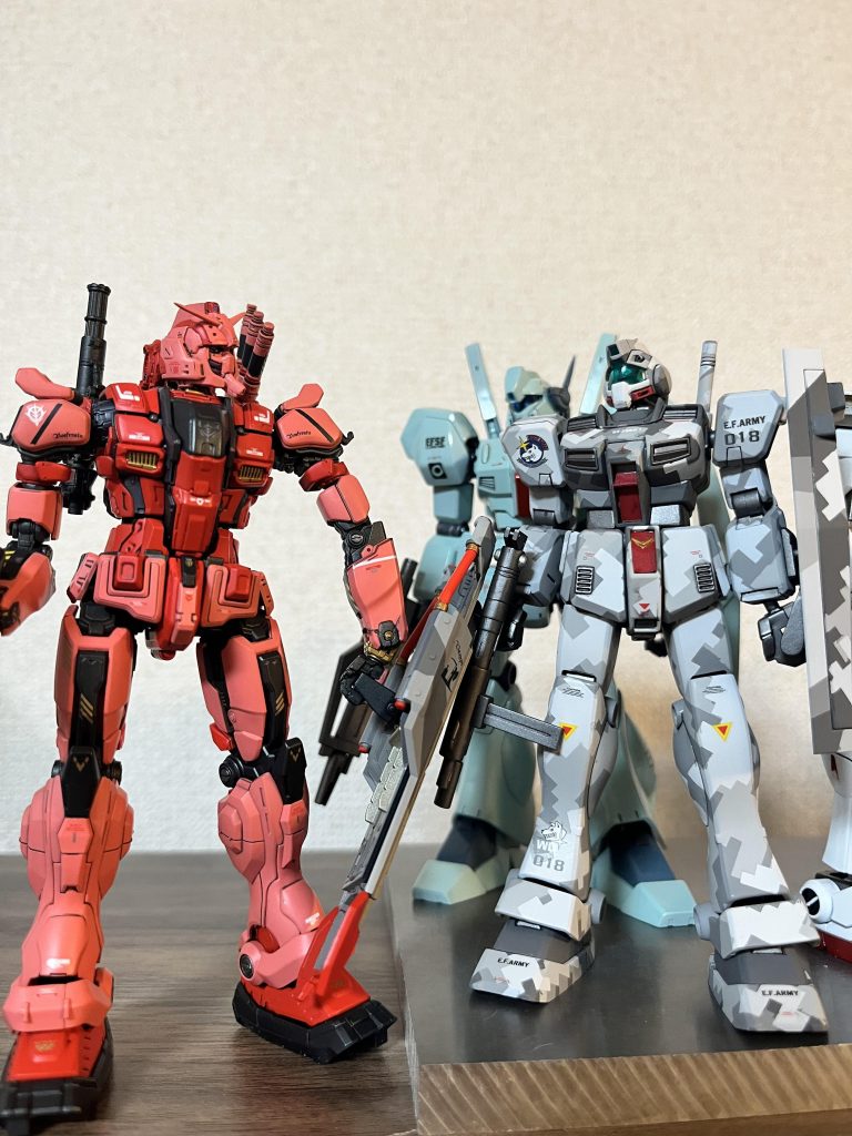 いつも量産機ばっかり作っていたので、主役機作るのめっちゃ新鮮で楽しかったです。結構失敗してますが、これもアジ、アジ笑。お気に入りの作品になりそうです。今回も勉強になりました(^^)