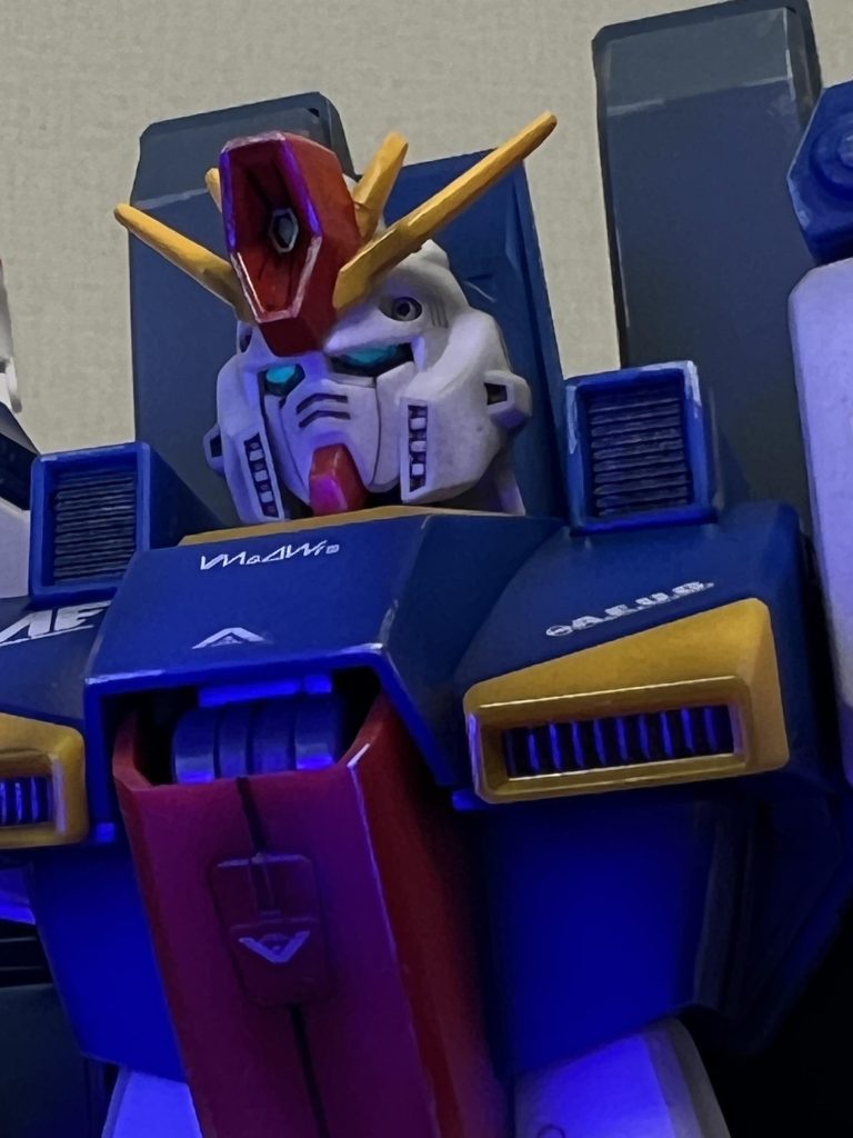 目には蛍光グリーン塗ったんですが、艶消し吹いたらあまり光らなくなってしまいました。反省。