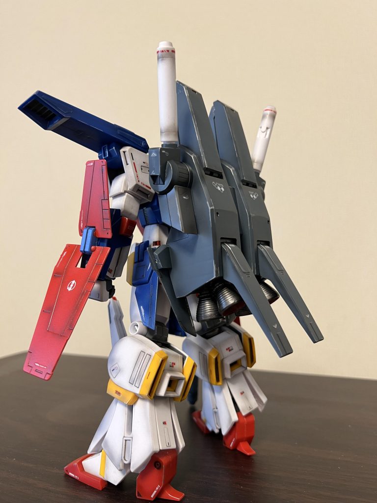 角はシルバーでチョロハゲにしました。シールは100均です。