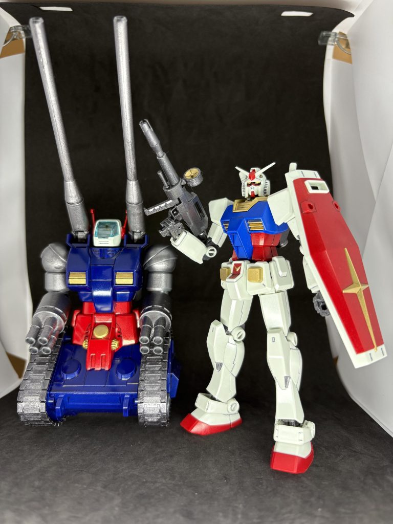 今年、初めに投稿したガンタンクと😁 ガンダムとガンタンクとの重量差が出るようにしたかったので、カラーリングを変えてます。あとはガンキャノンですが、それはまたのお楽しみで😁ご視聴、ありがとうございました😊