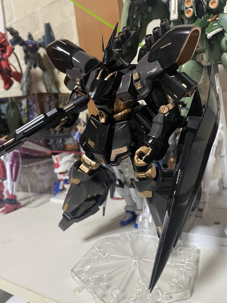 見事に失敗した腰部分、デティールアップなどもしてみましたが色は飛んでるし散々でした。諸先輩方のを見て勉強します。