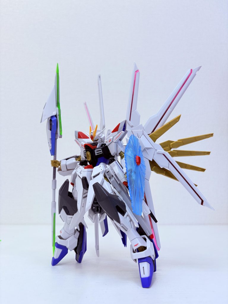 サムネ画像です!ネーミングはエクリプスの解釈を変えて「星霊」の意味を持つアストラルにしました!またそのイメージに合うように主武装は槍とし、どこか神聖な感じを出せてたら嬉しい。「エクリプス・ランス」としておきます!