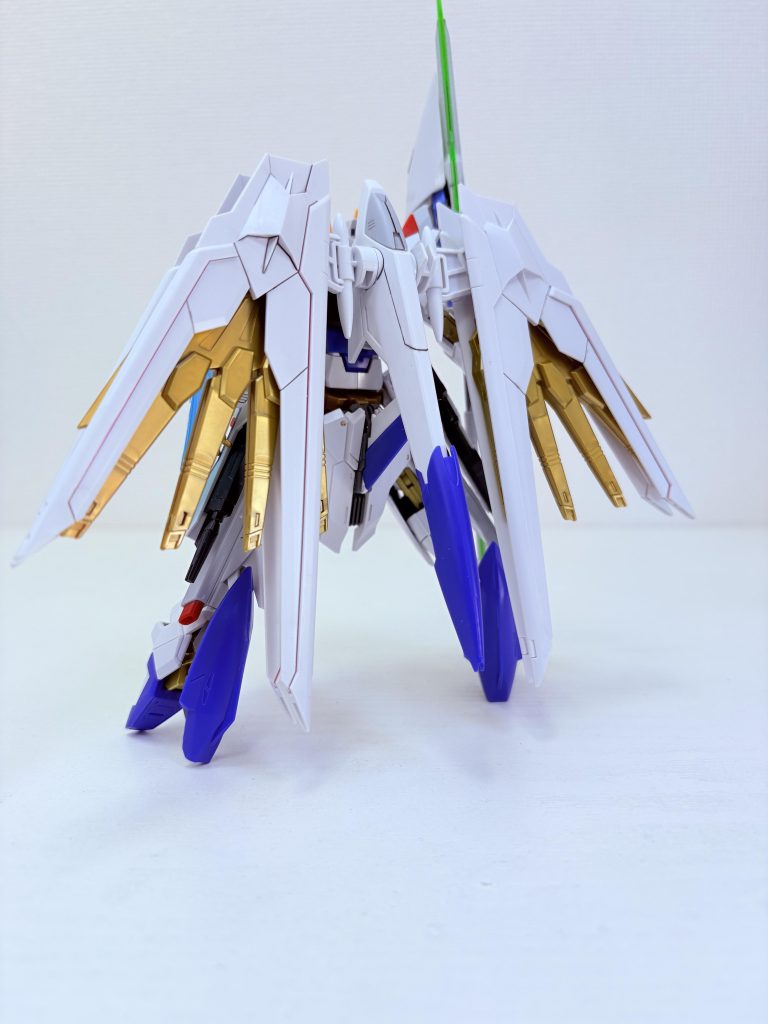 プラウドディフェンダー装備するとこんな感じです!元々ディフェンダーが地面についてしまうことがあまりに好きでなく、色々改造しよう!が始まりでした